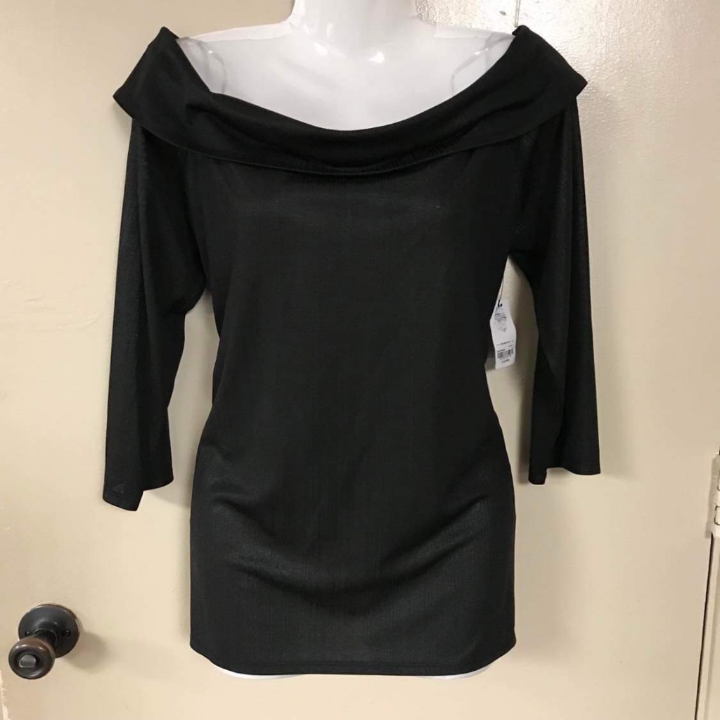 City Streets Brand Size Extra Large Black Shirt City Streets Brand Size Extra Large Black Shirt